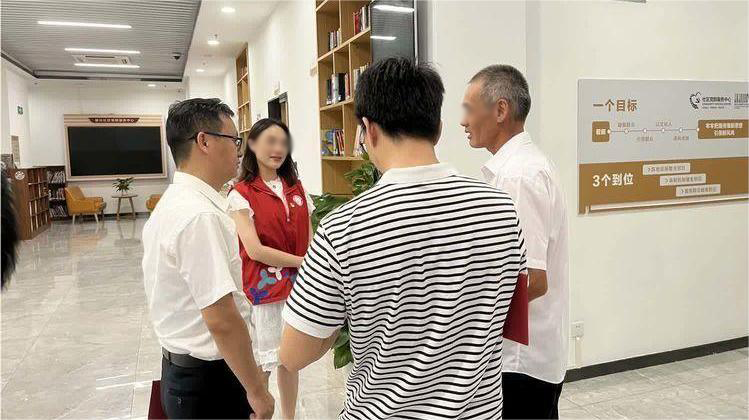 忆初心 强党性｜联华党支部参加曙光社区“党员政治生日”主题党日活动