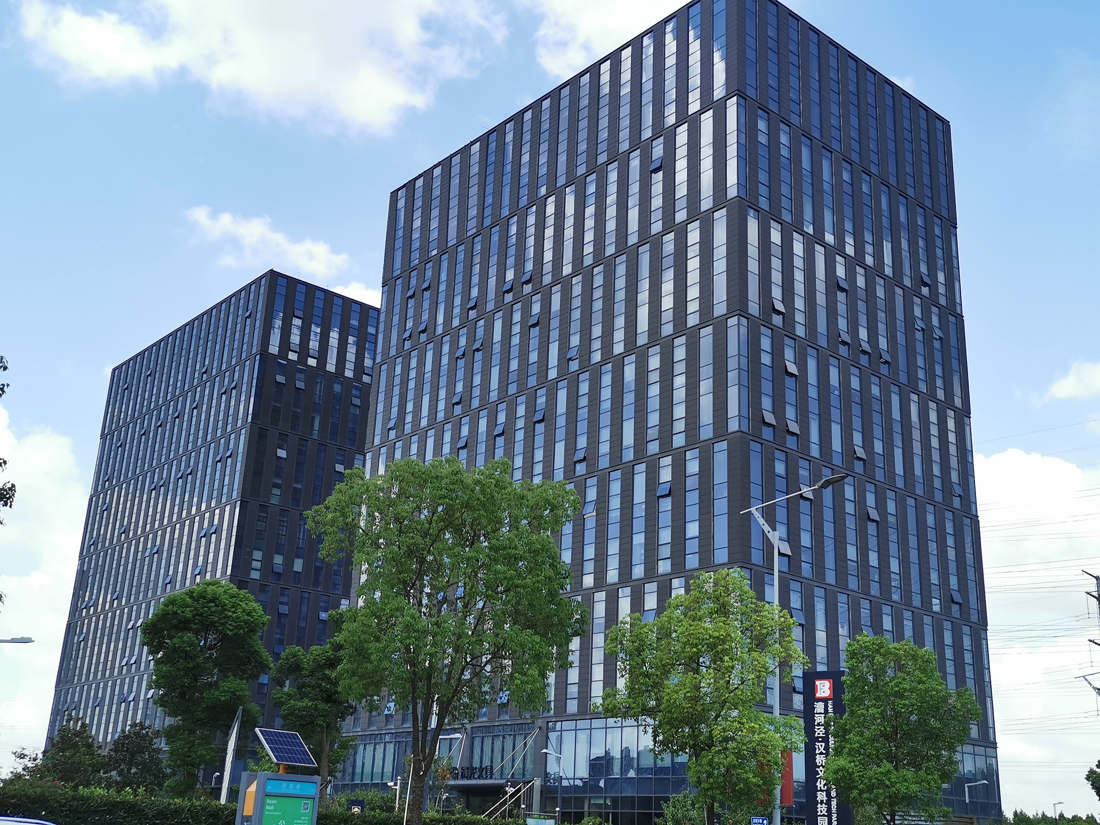 艳妇厨房激情偷换