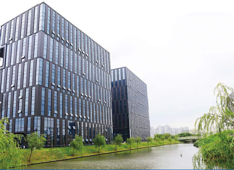 艳妇厨房激情偷换